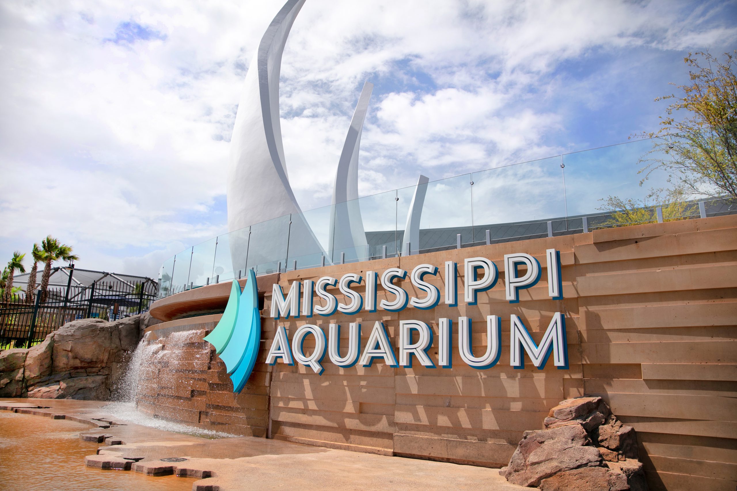 Mississippi Aquarium Entry Plaza
